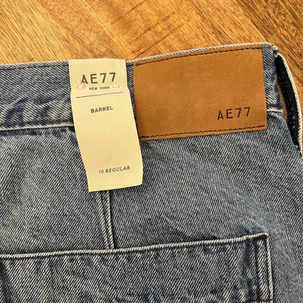 NWT American Eagle AE77 Premium Barrel Jeans Womens 10 Light Wash Ankle Denim - Picture 8 of 14